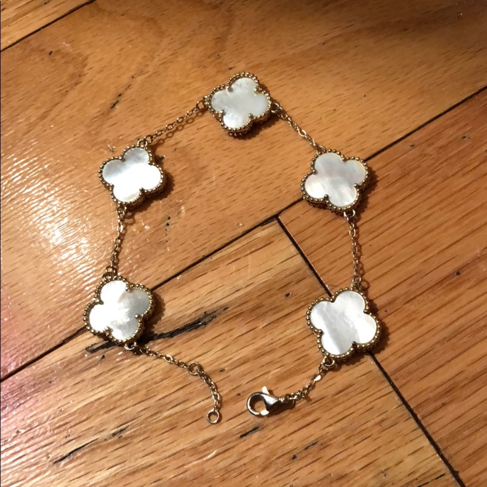 SOLD!! Gold 5 Clover Bracelet Mother Of Pearl